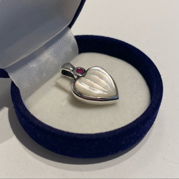 Vintage 925 SS Mother of Pearl Heart pendant with Ruby Diamond. - Picture 4 of 10